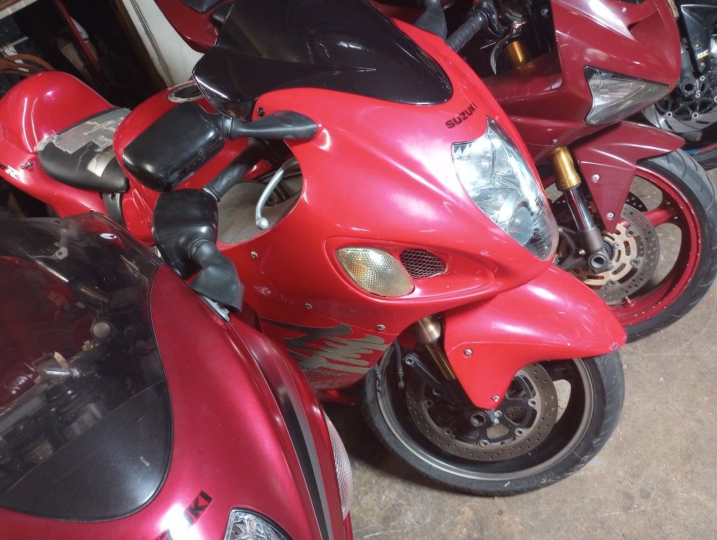 SOLD SOLD Suzuki Hayabusa First Gen 2004 20,000 Miles Busa GSX1300R GSX 1300 R GSX1300