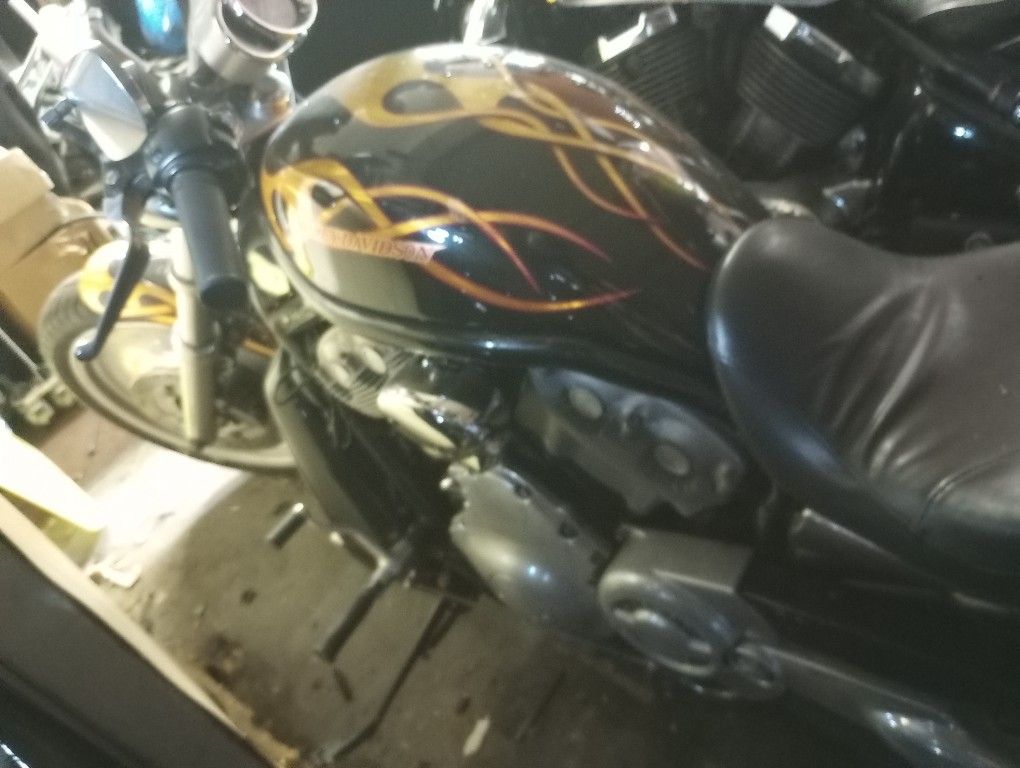2006 HarleyDavidson VRod 7000 MI Lots Of Extras Parts Too Harley Dav